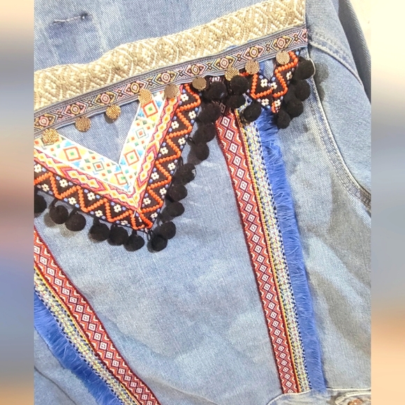 NWOT Embroidered Bohemian Decorated Fringe Denim Jean Jacket - Picture 3 of 6